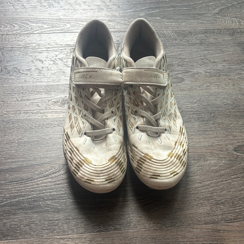 Juzeek White and Gold Athletic Shoes